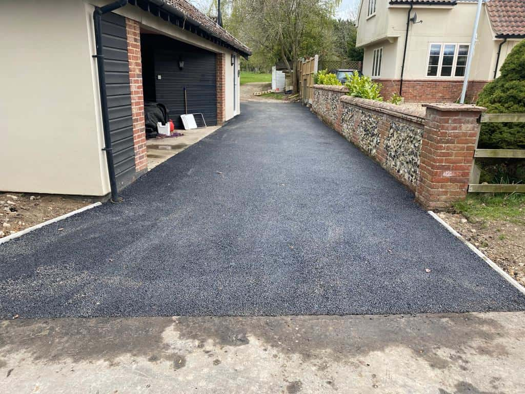 This is a newly installed tarmac driveway. All works carried out by Rye Driveways